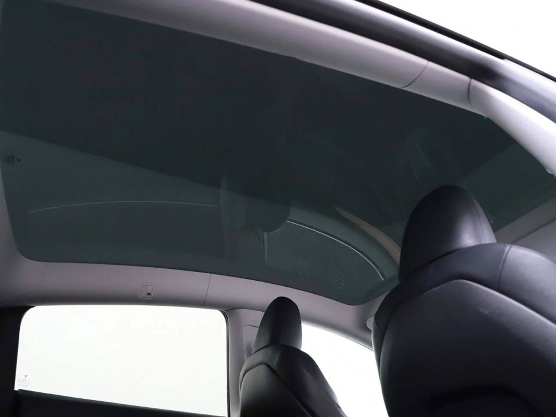 Tesla Model Y 75 kWh Performance - Electric - Automatic - 351 hp - 40.025 km