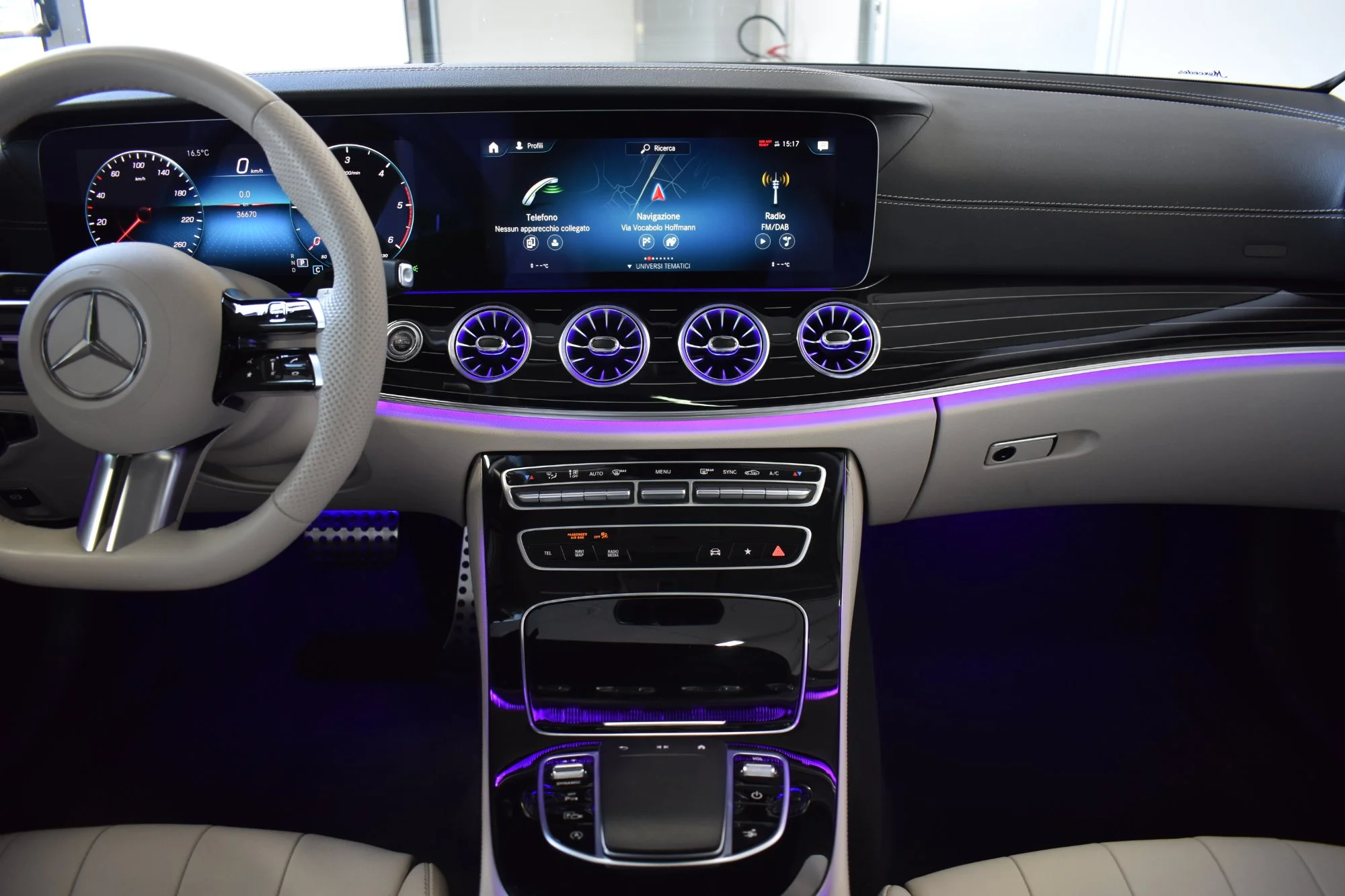 Mercedes-Benz E 220d Premium - 4-Matic - Дизельное топливо - Автоматическое - 194 hp - 36.670 km