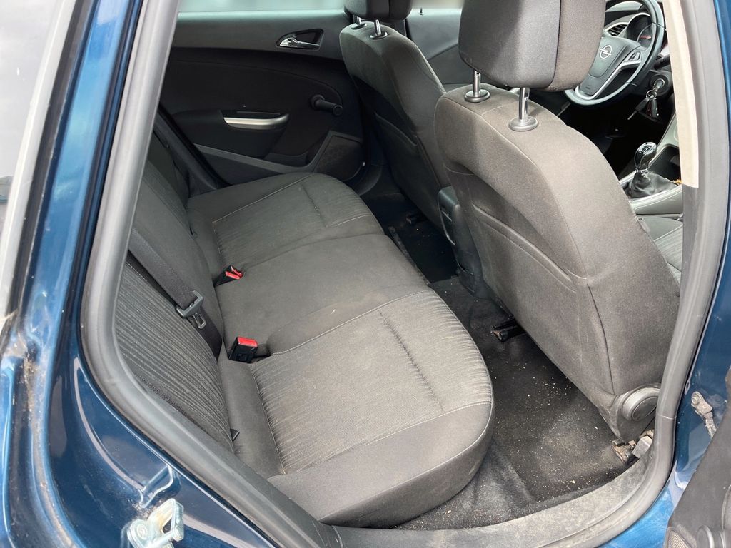 2011 Opel Astra