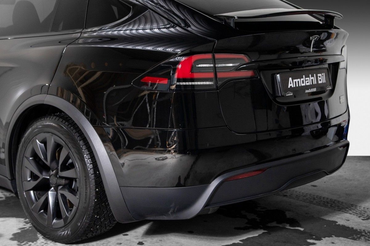 2022 Tesla Model X PLAID