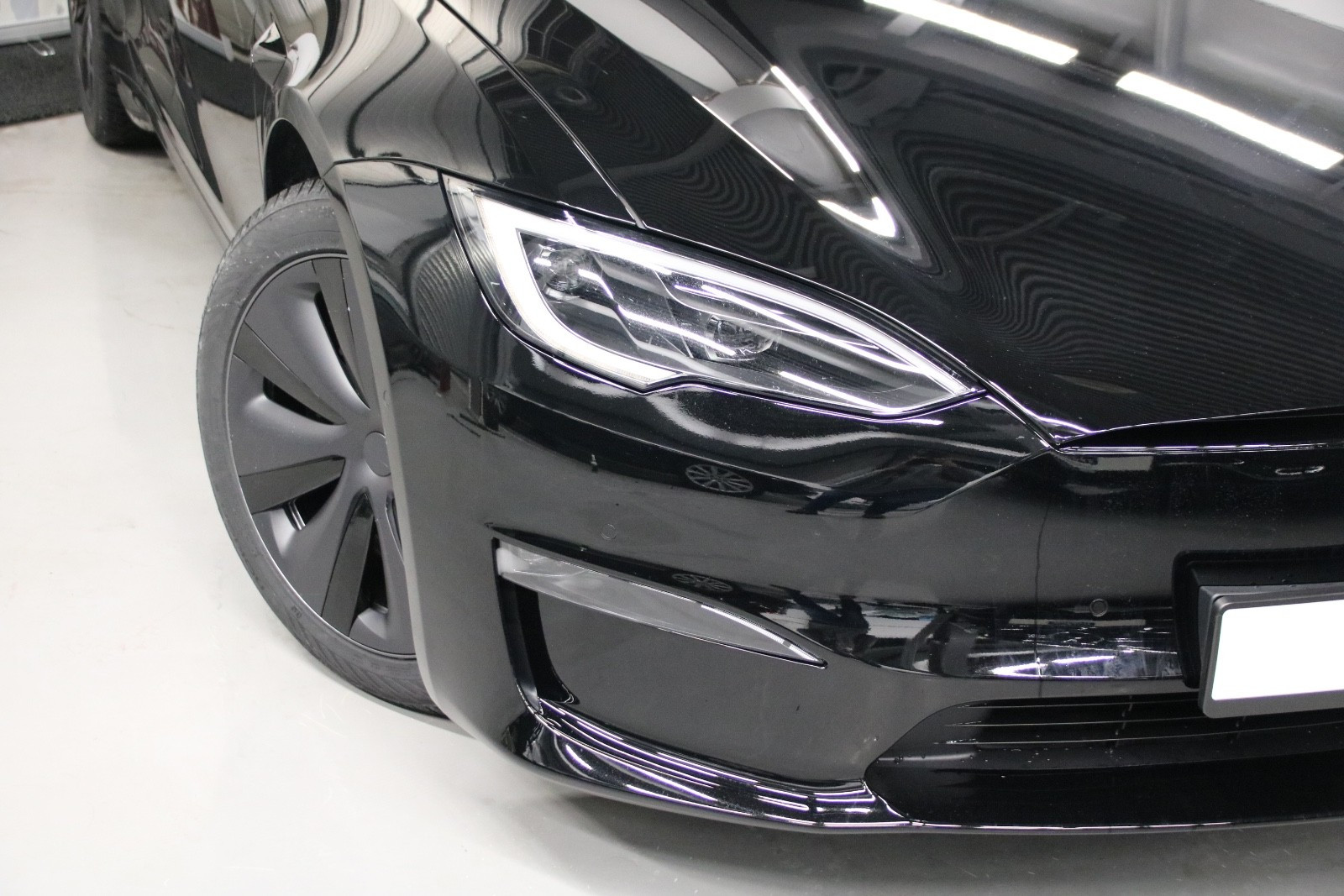 2022 Tesla Model S PLAID