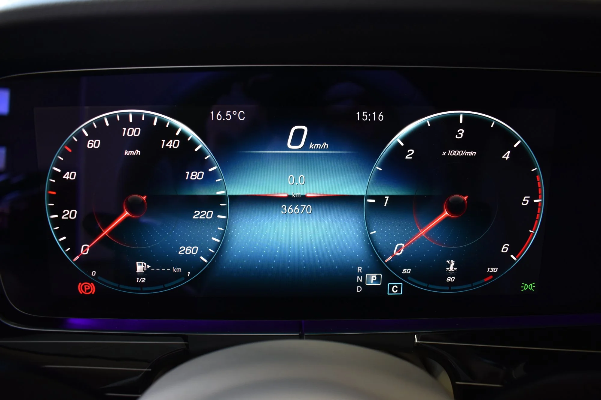 Mercedes-Benz E 220d Premium - 4-Matic - Дизельное топливо - Автоматическое - 194 hp - 36.670 km