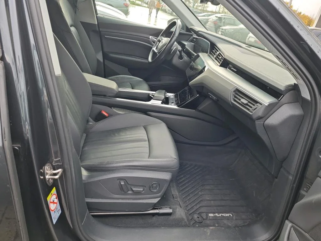 Audi E-Tron 50 - Quattro - Electric - Automatic - 313 hp - 95.360 km