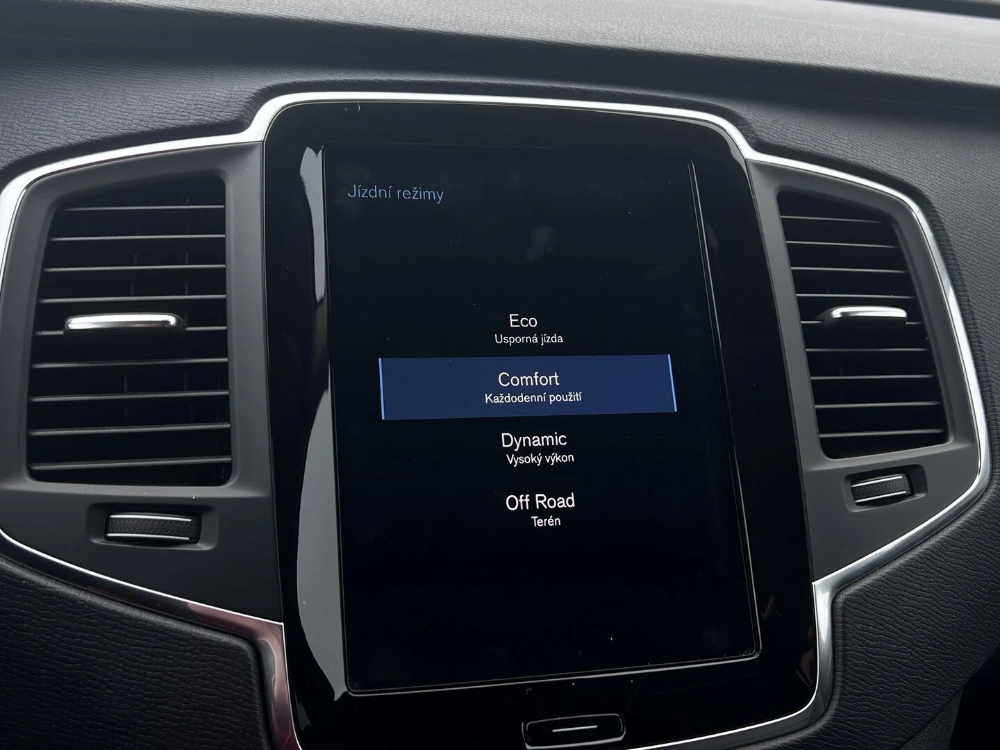 Volvo XC90 B5 - AWD - Hybrid - Automatic - 235 hp - 112.696 km
