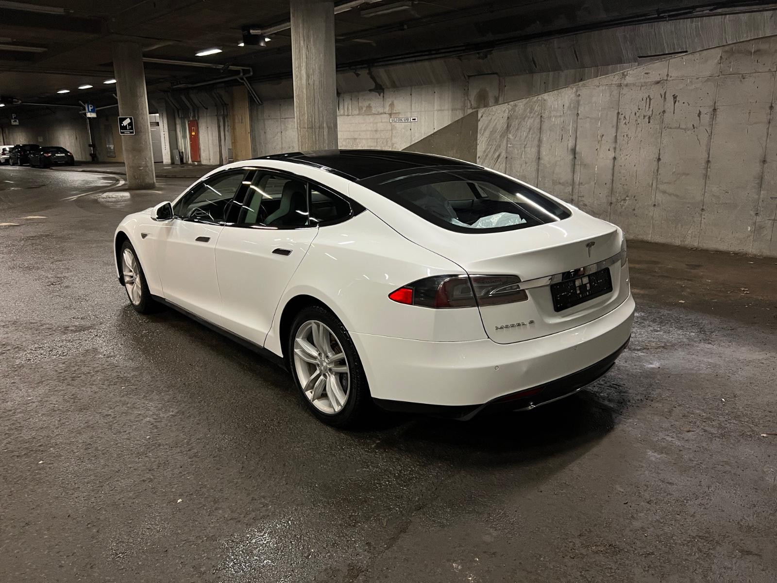2014 Tesla Model S