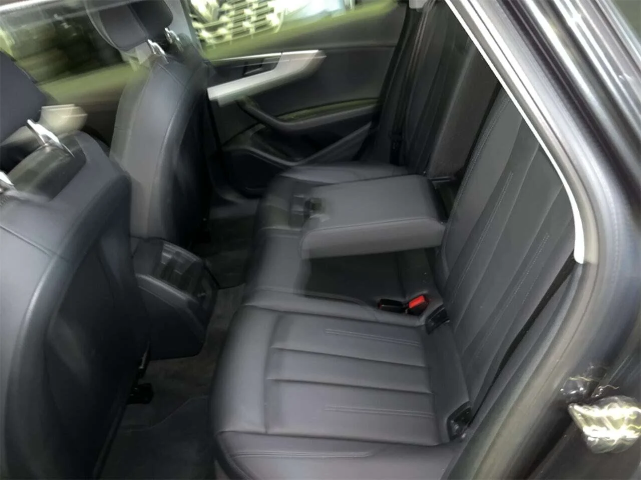 Audi A4 Avant 2.0 Attraction - Diesel - Automatic - 136 hp - 51.917 km