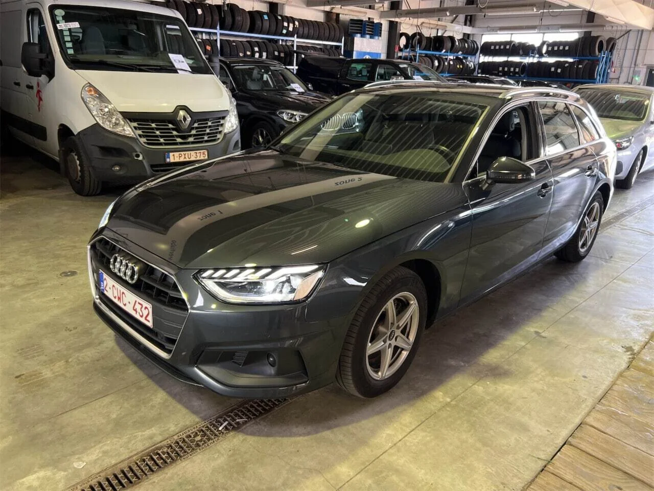 Audi A4 Avant 2.0 Attraction - Diesel - Automatic - 136 hp - 51.917 km