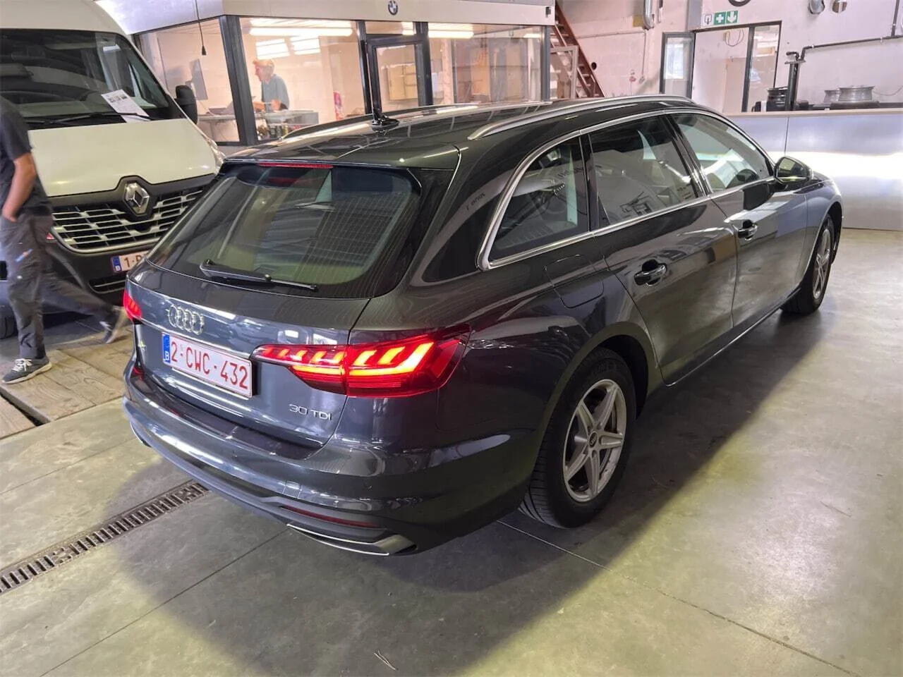 Audi A4 Avant 2.0 Attraction - Diesel - Automatic - 136 hp - 51.917 km