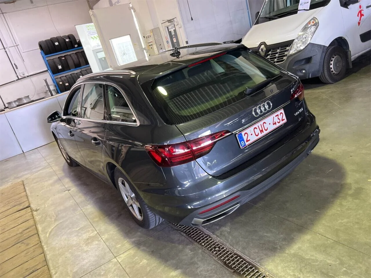Audi A4 Avant 2.0 Attraction - Diesel - Automatic - 136 hp - 51.917 km