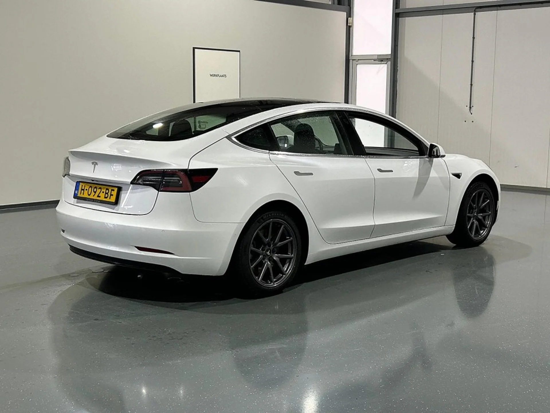 Tesla Model 3 Long Range - Electric - Automatic - 287 hp - 134.792 km