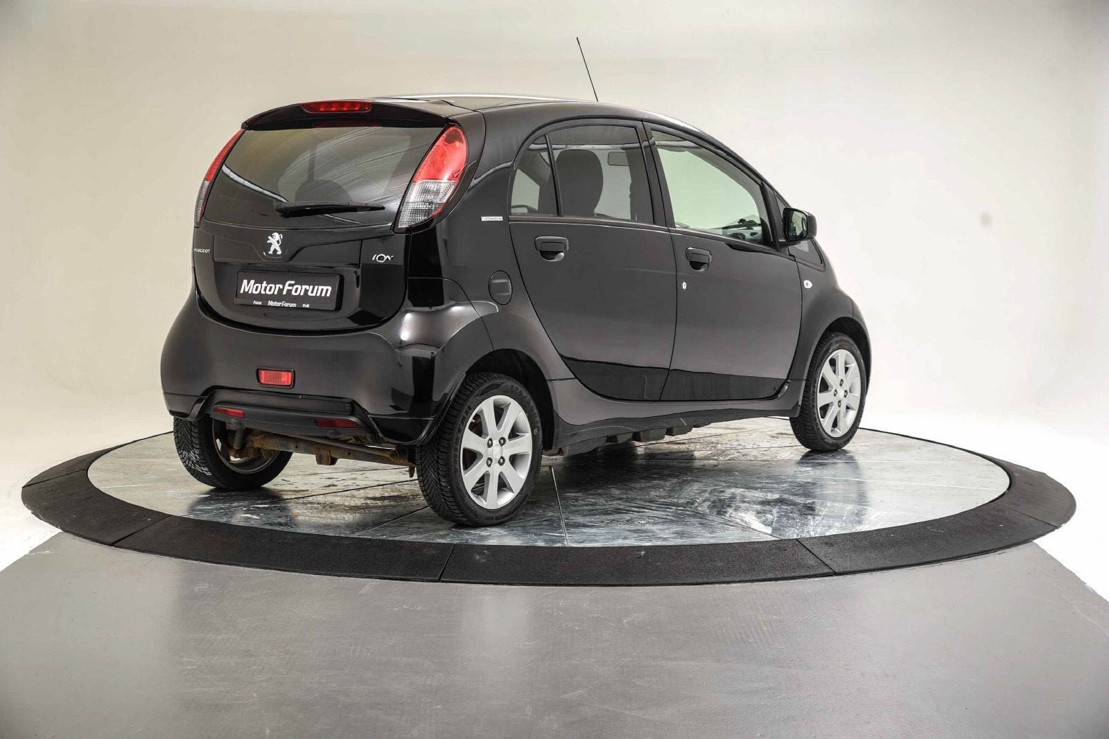 2015 Peugeot iOn