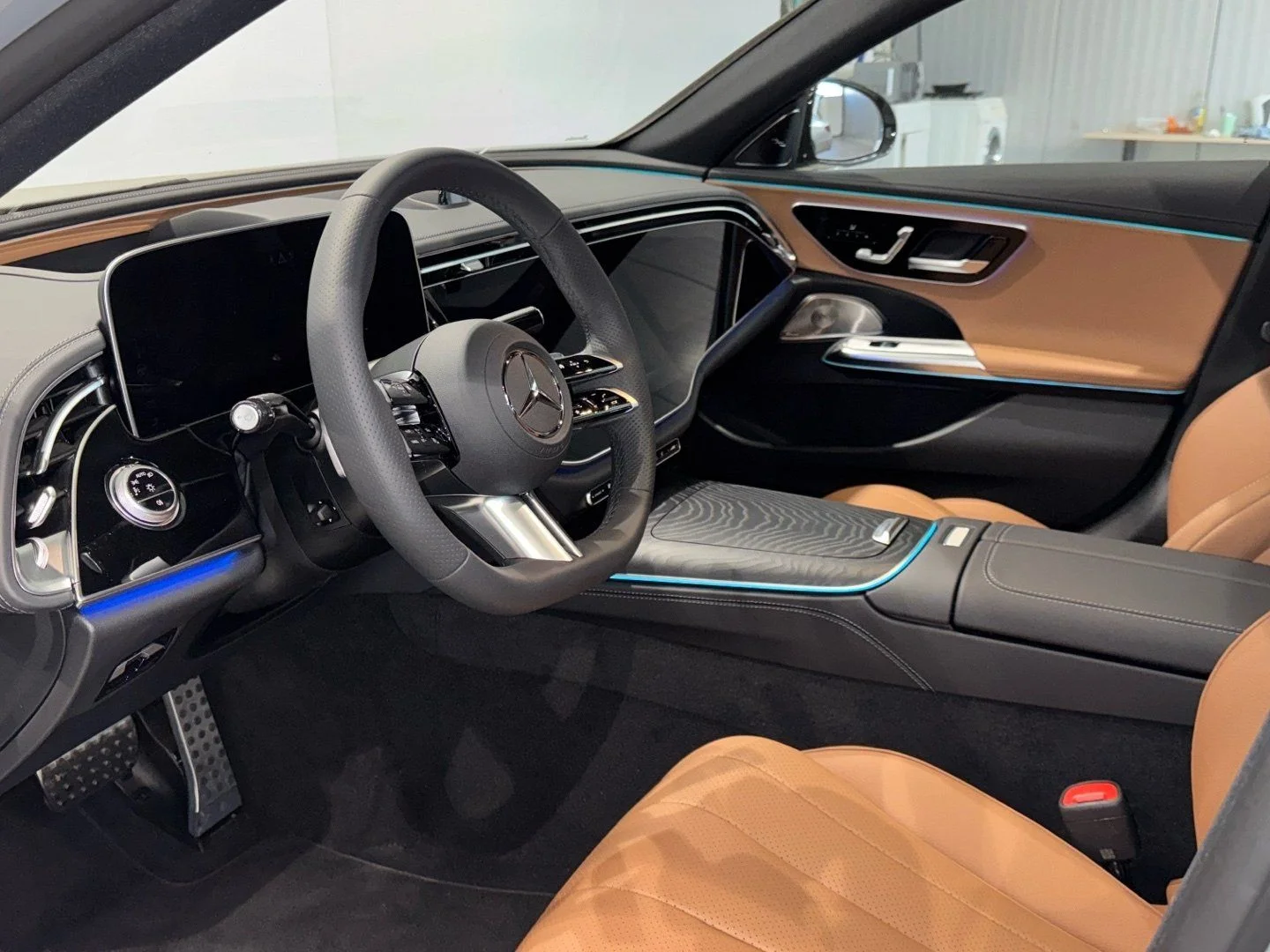 Mercedes-Benz E 200 AMG 2025
