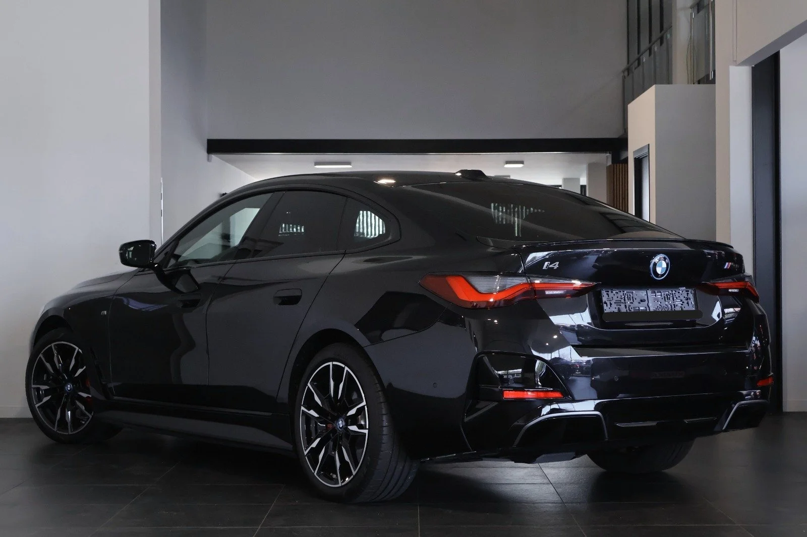 BMW i4 - Electric - Automatic - 544 hp - 7.103 km