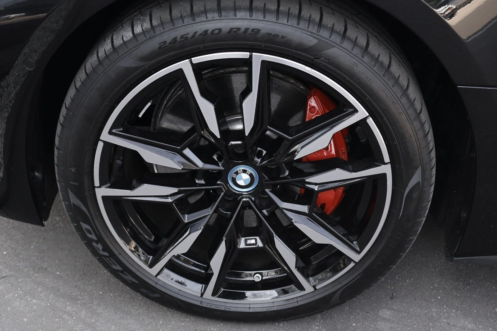 BMW i4 - Electric - Automatic - 544 hp - 7.103 km