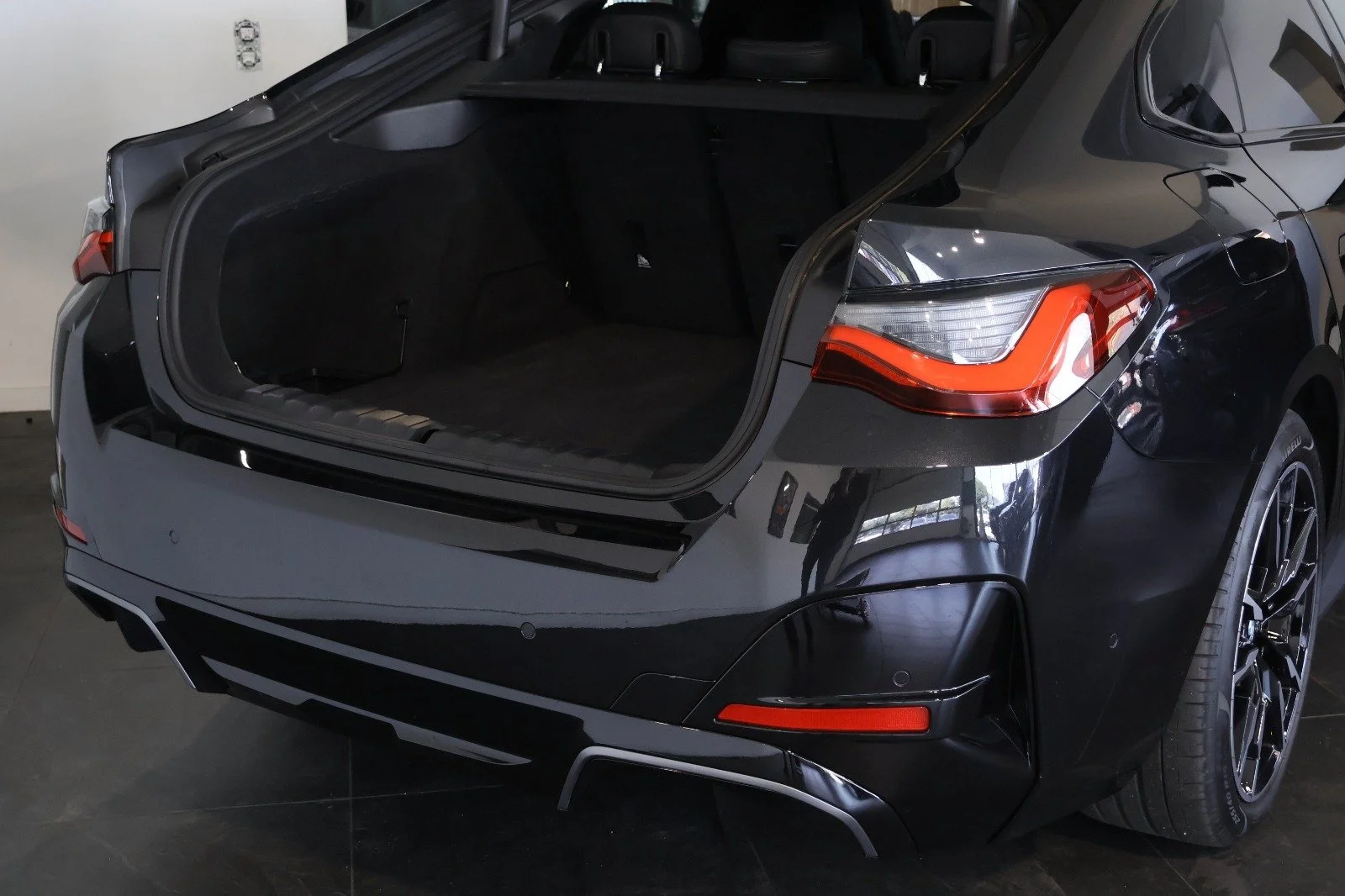 BMW i4 - Electric - Automatic - 544 hp - 7.103 km