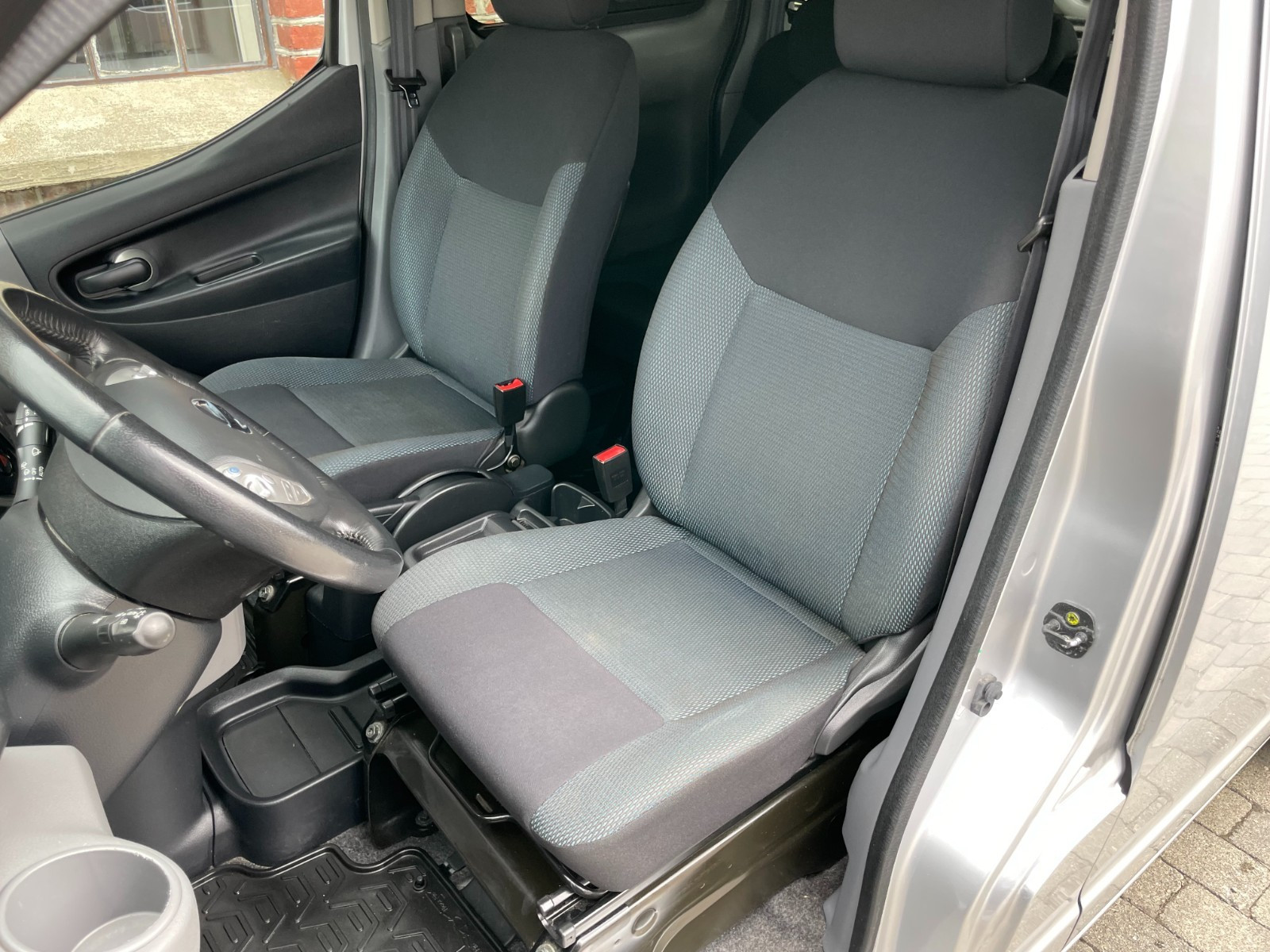 2017 Nissan e-NV