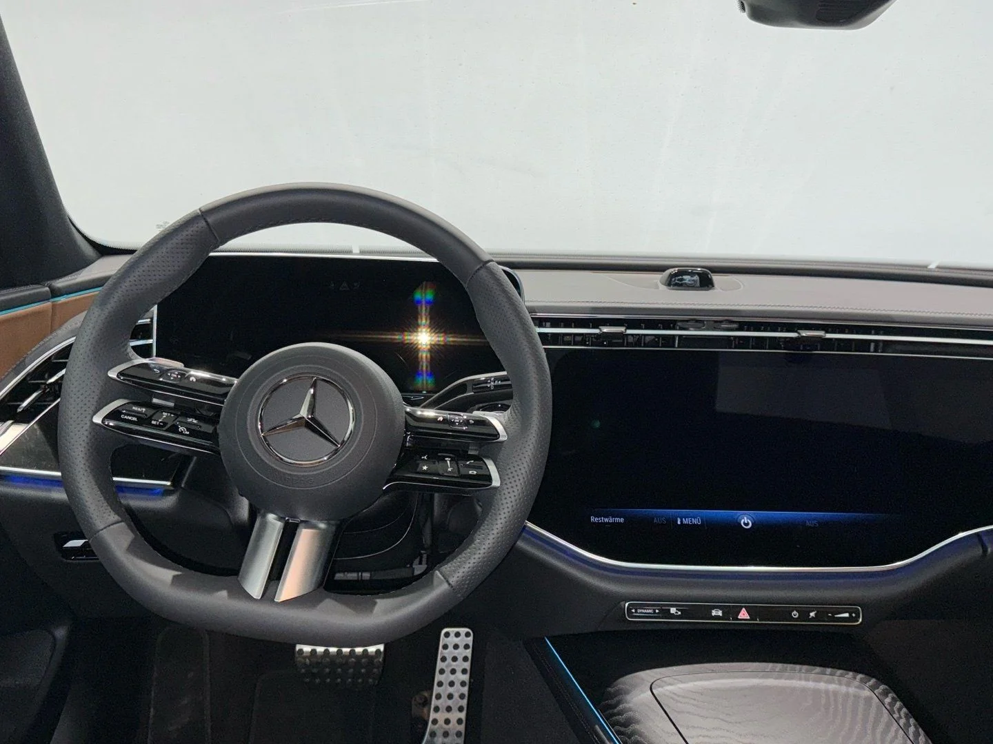 Mercedes-Benz E 200 AMG 2025