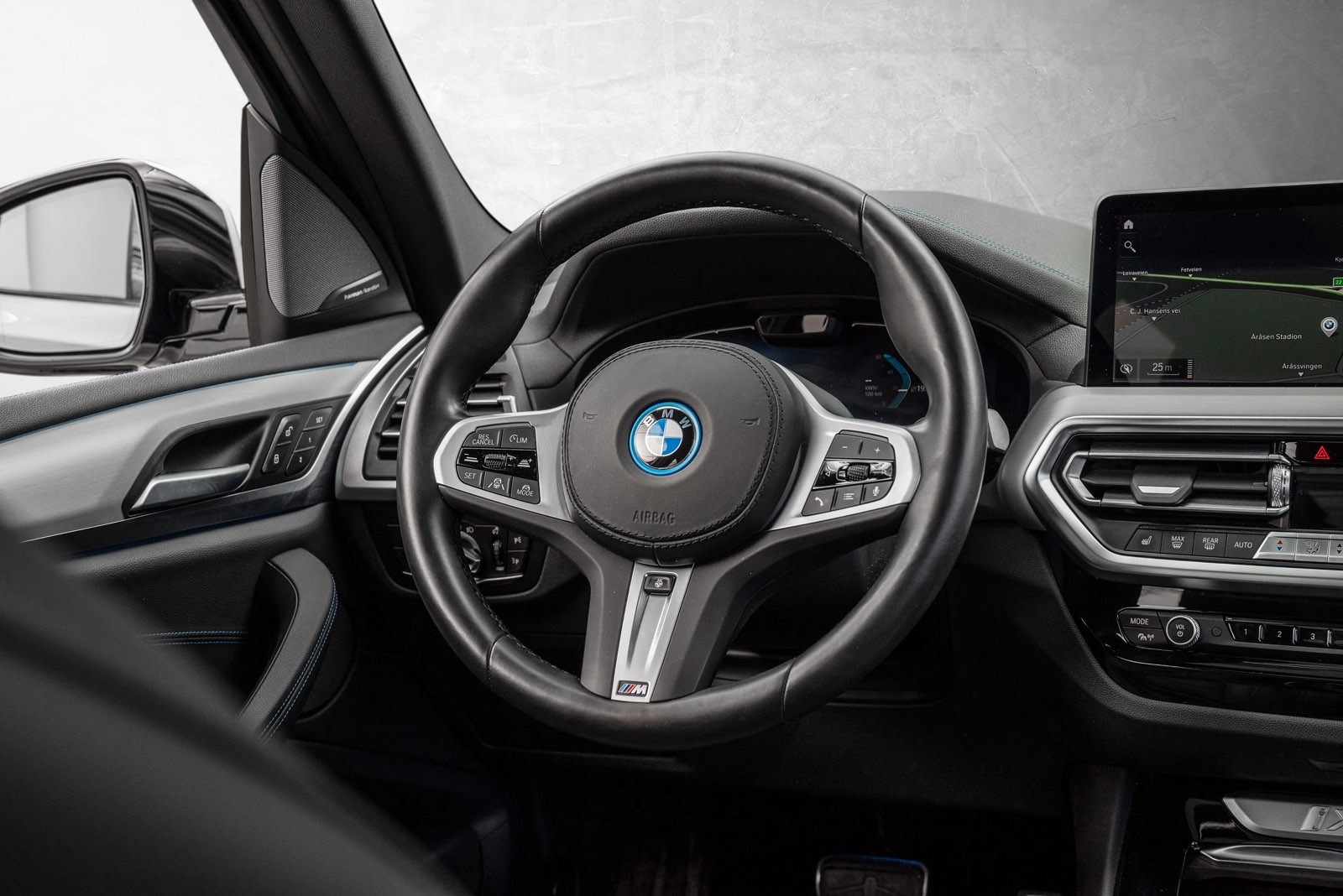 BMW iX3