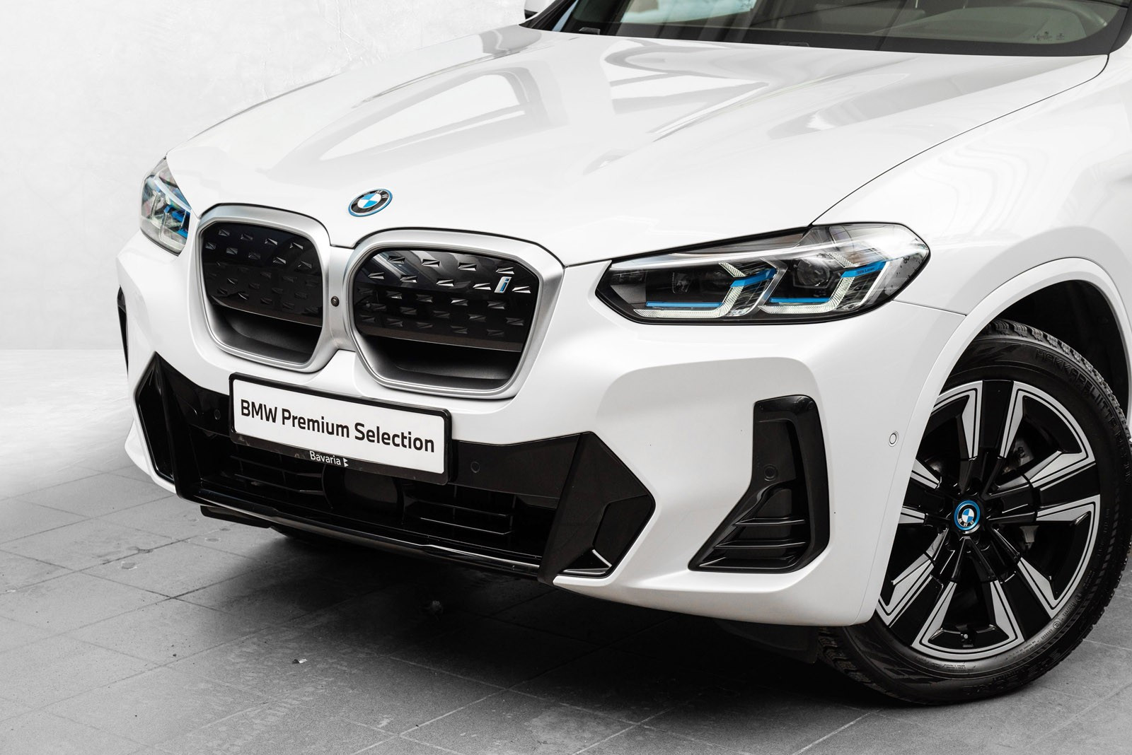 BMW iX3