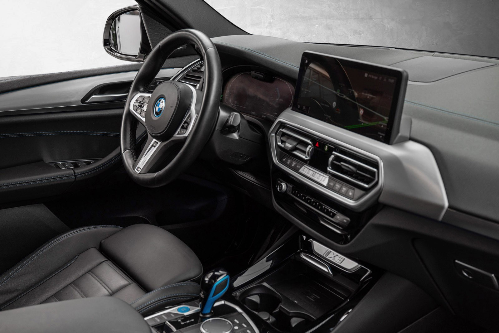 BMW iX3