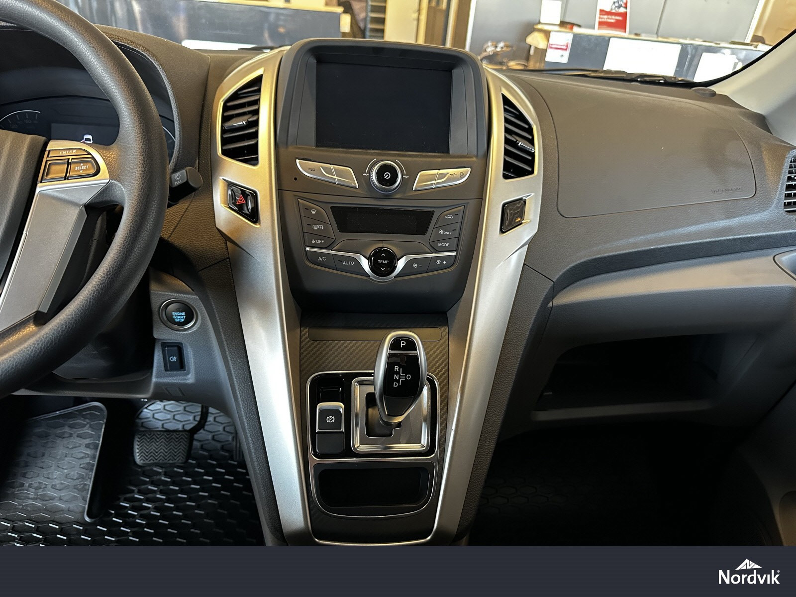 BYD T3
