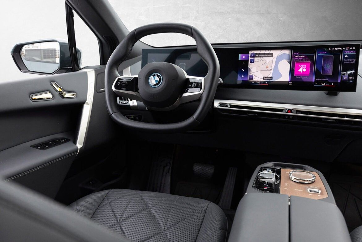 BMW iX xDrive 40
