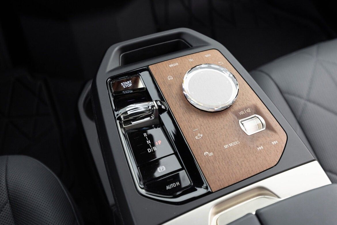 BMW iX xDrive 40