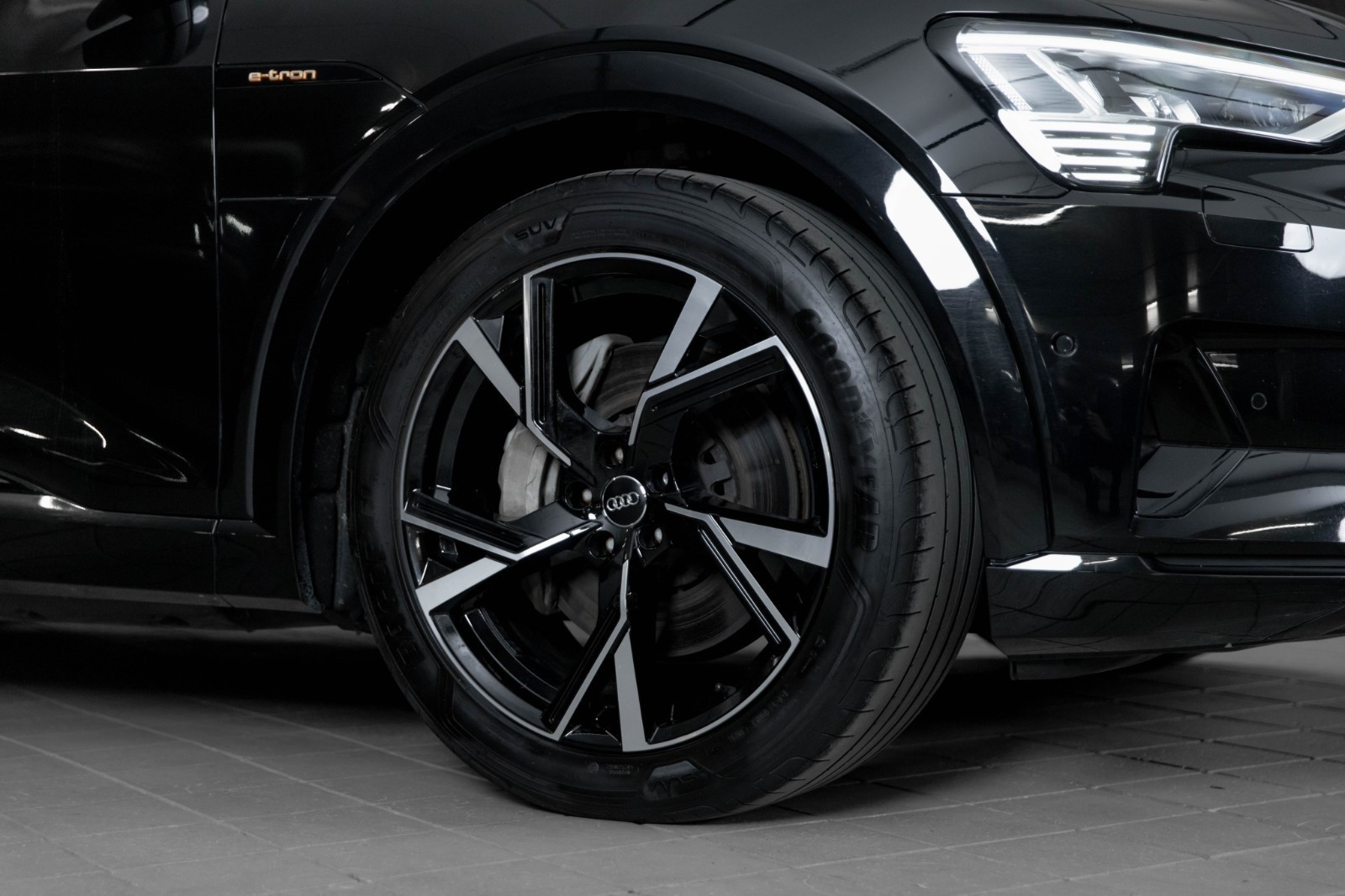 Audi e-tron