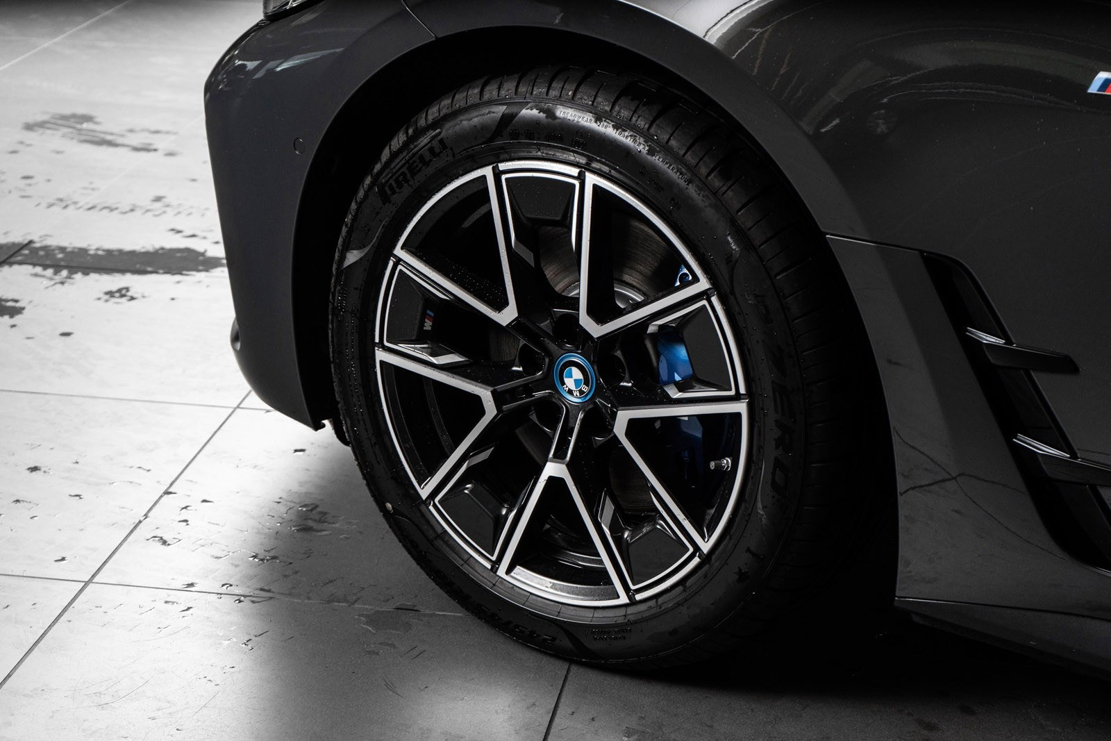 BMW i4 M50