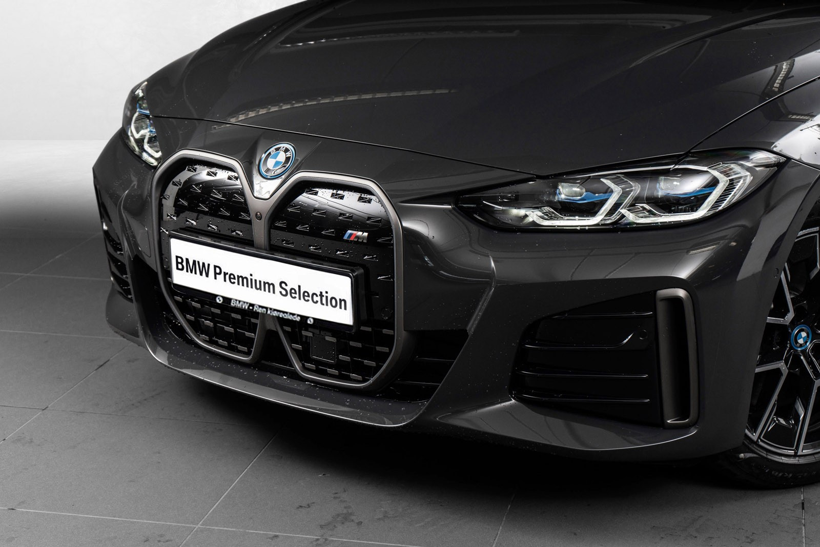 BMW i4 M50