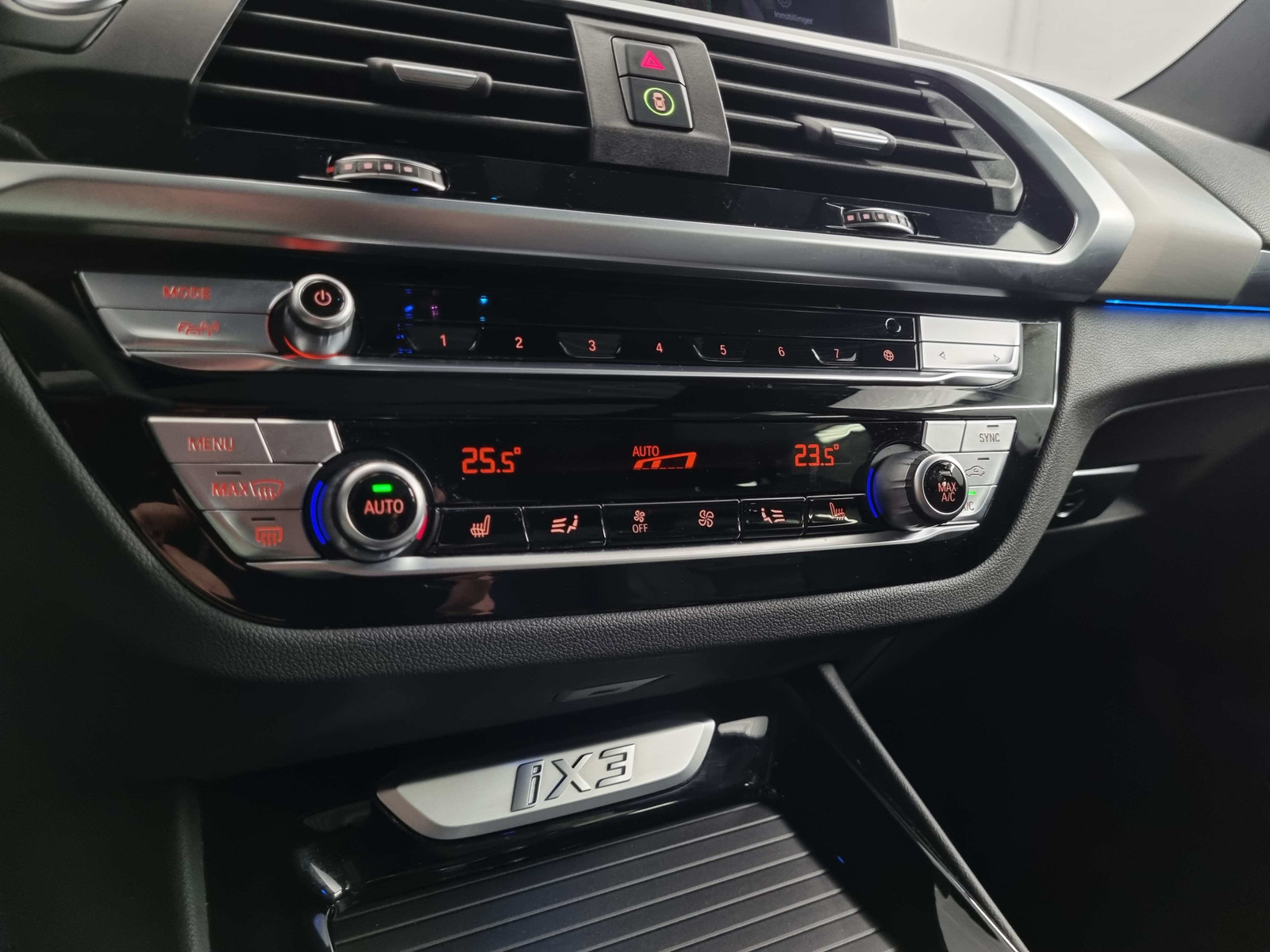BMW iX3