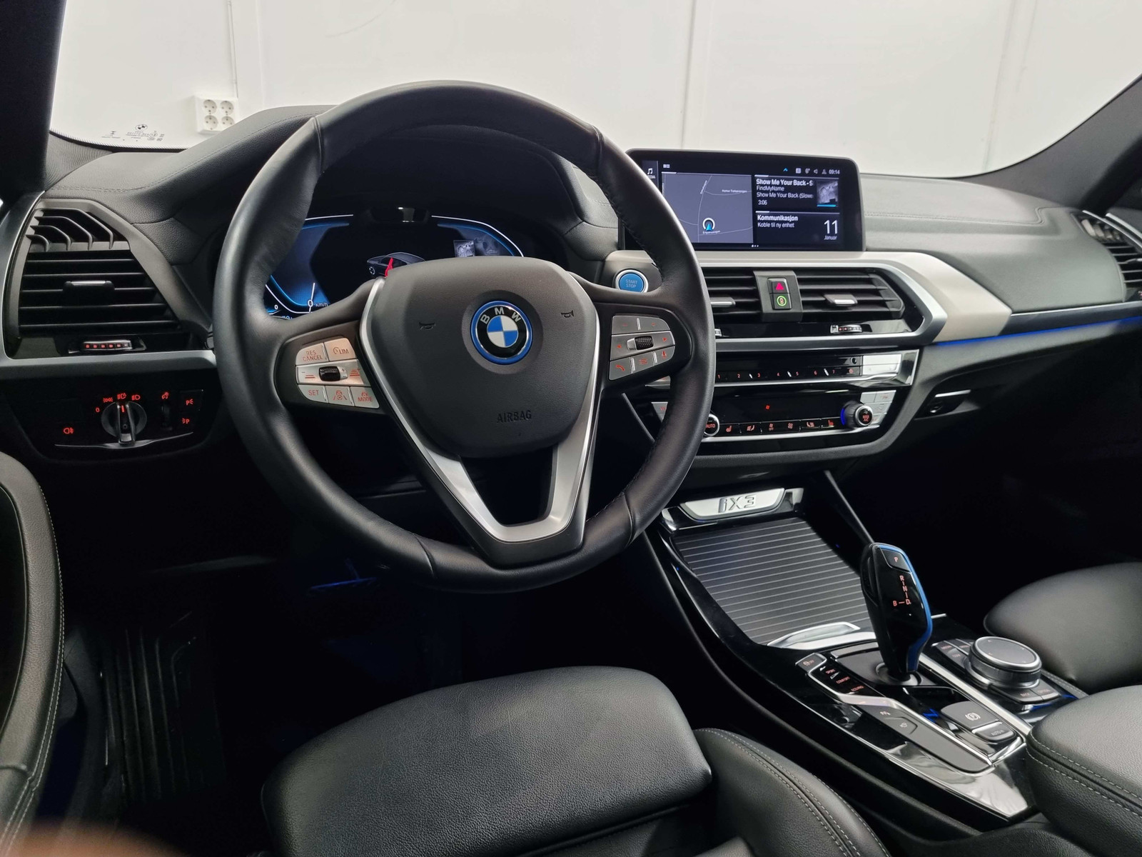 BMW iX3