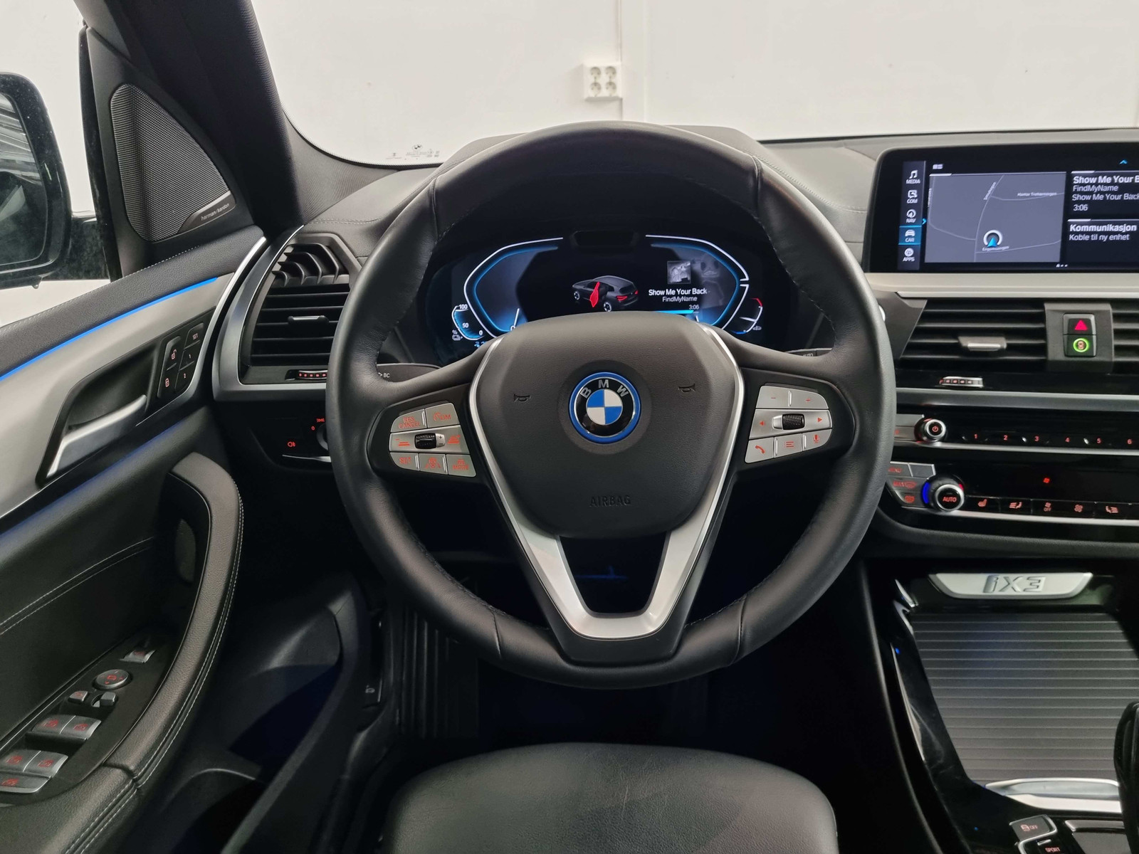 BMW iX3