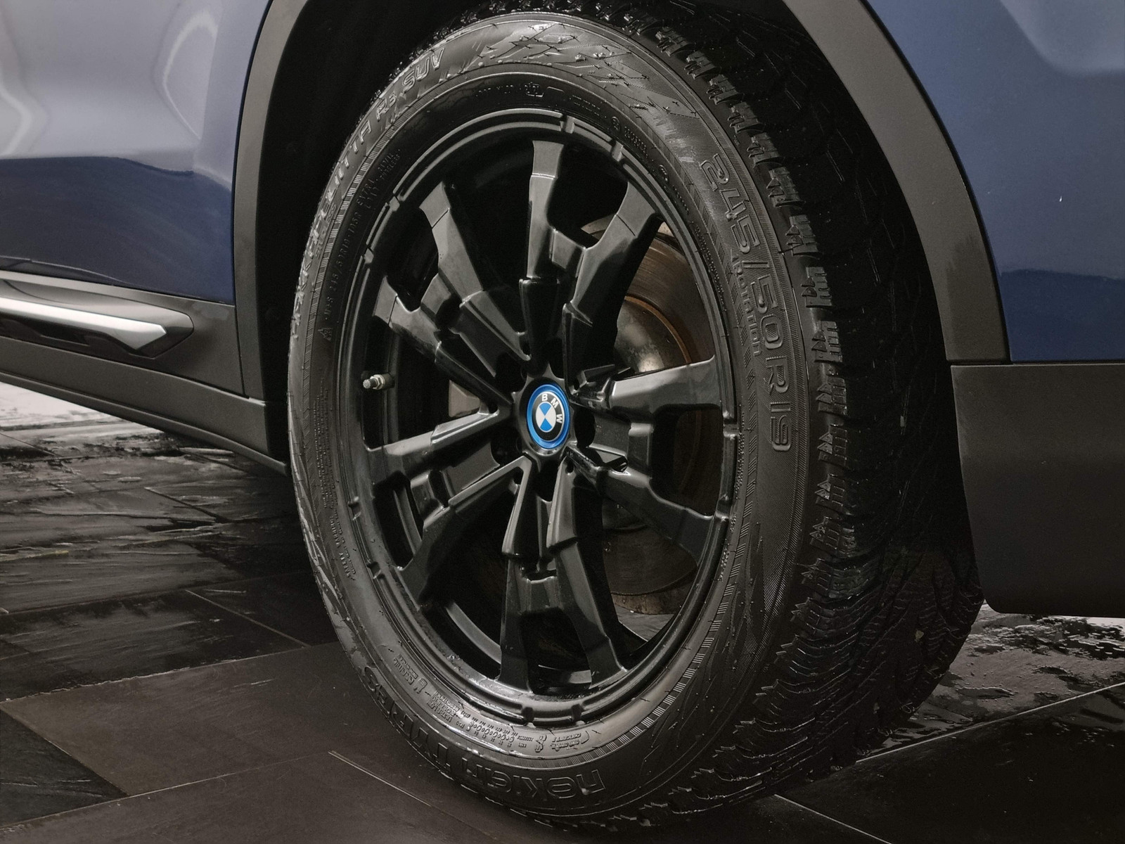 BMW iX3