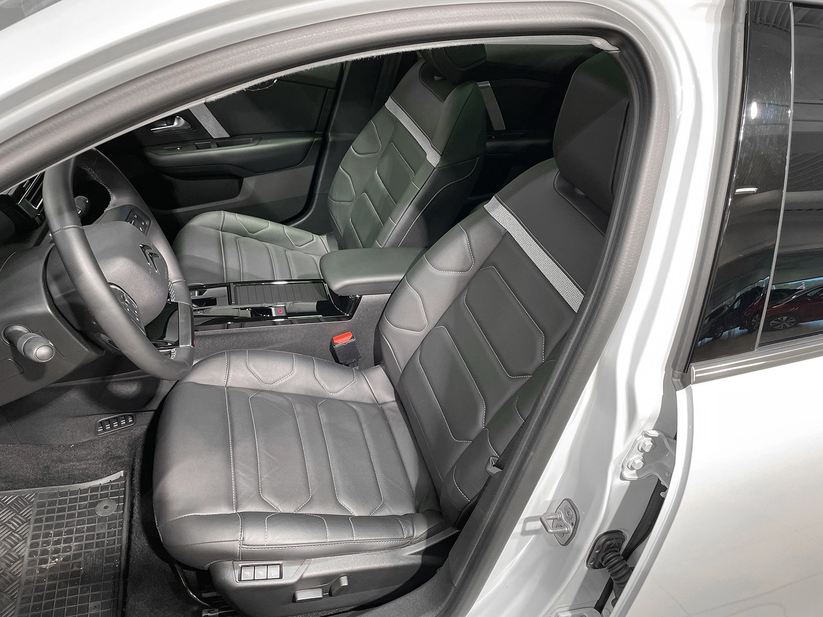 Citroen E-C4 X