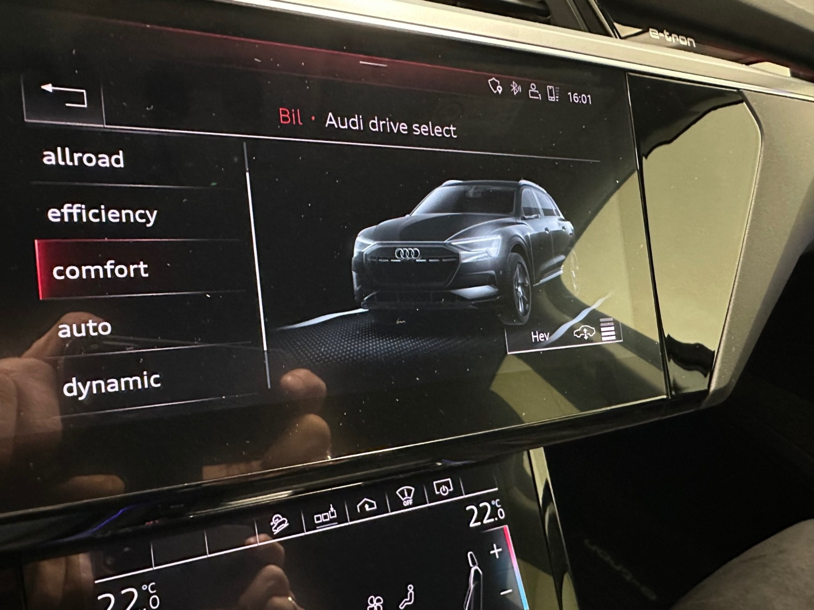 Audi e-tron