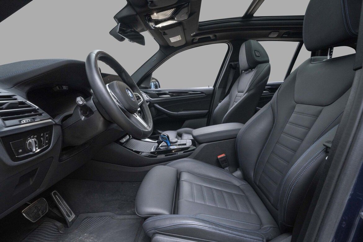 BMW iX3