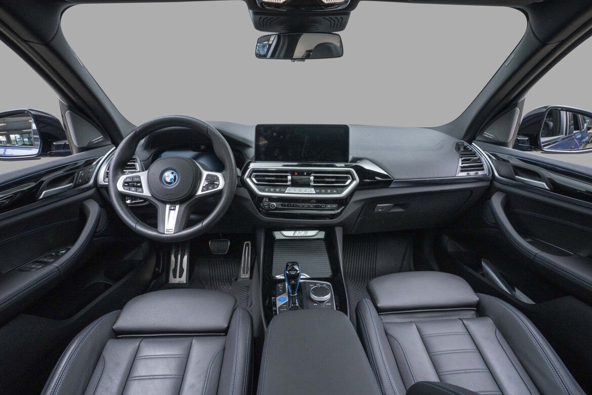 BMW iX3