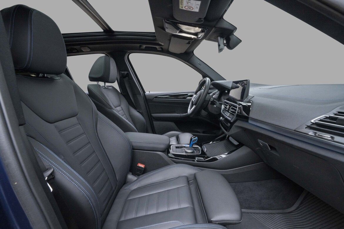 BMW iX3
