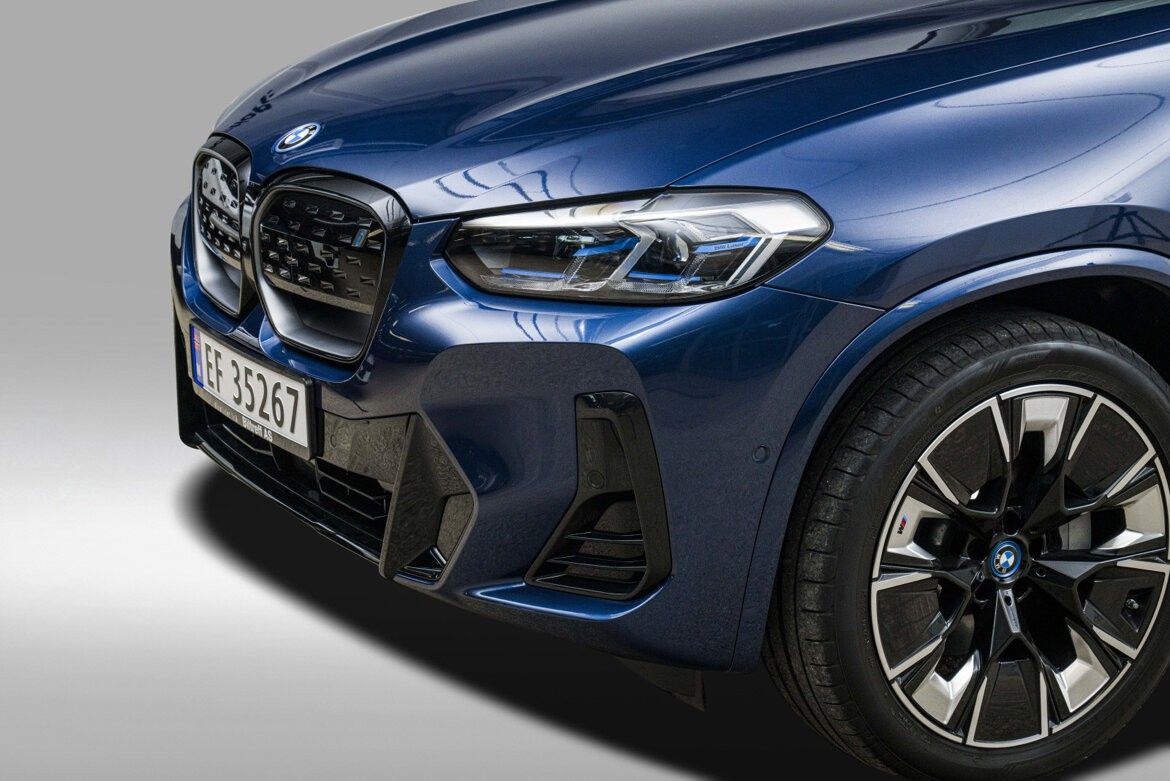 BMW iX3