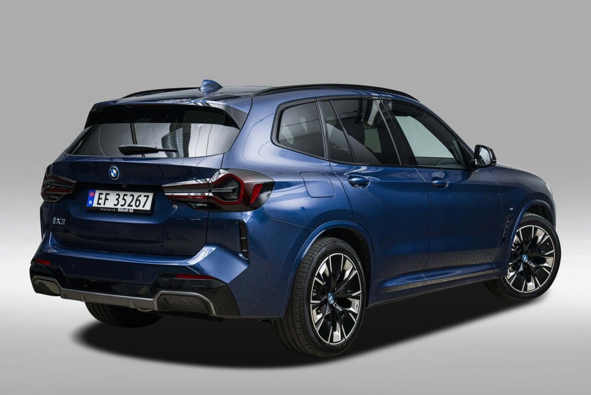 BMW iX3