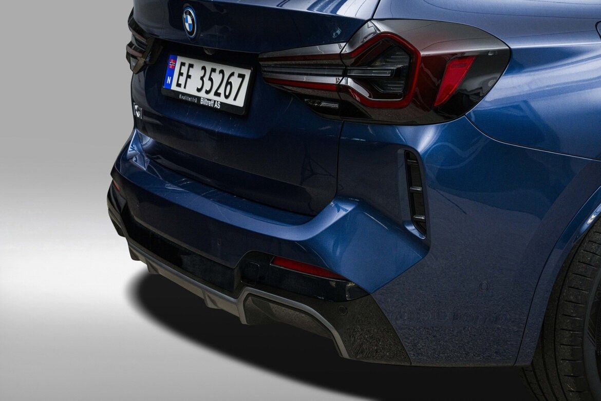 BMW iX3