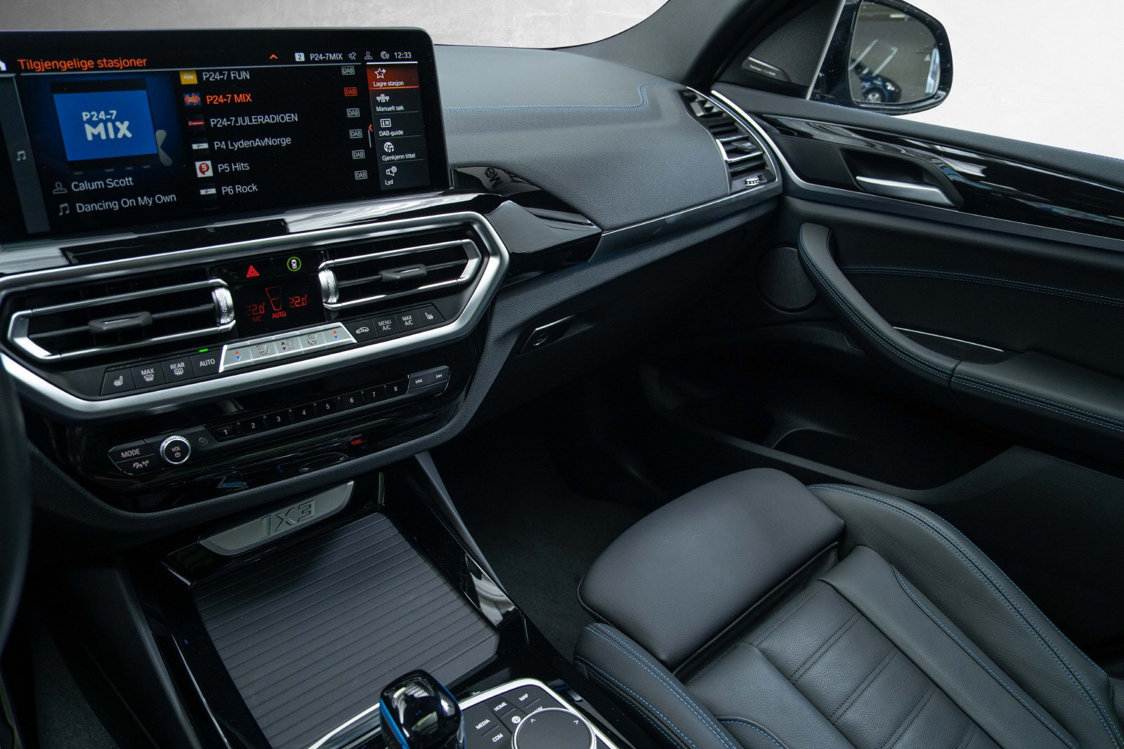 BMW iX3