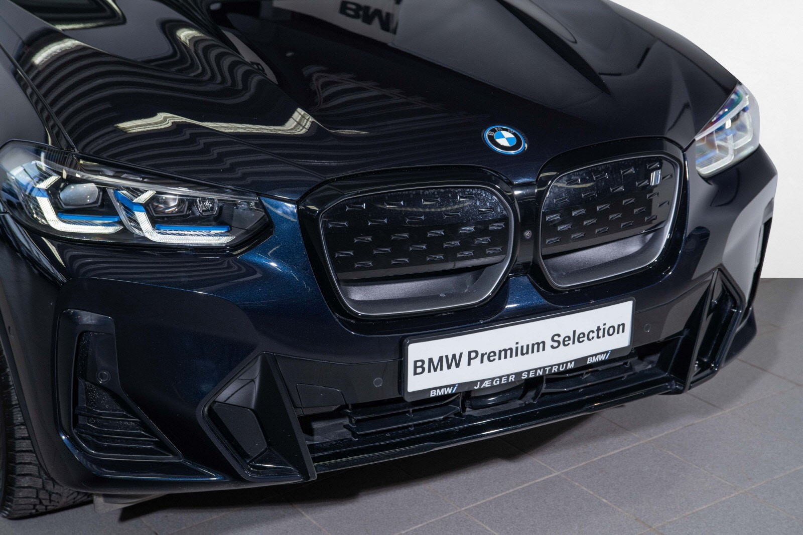 BMW iX3