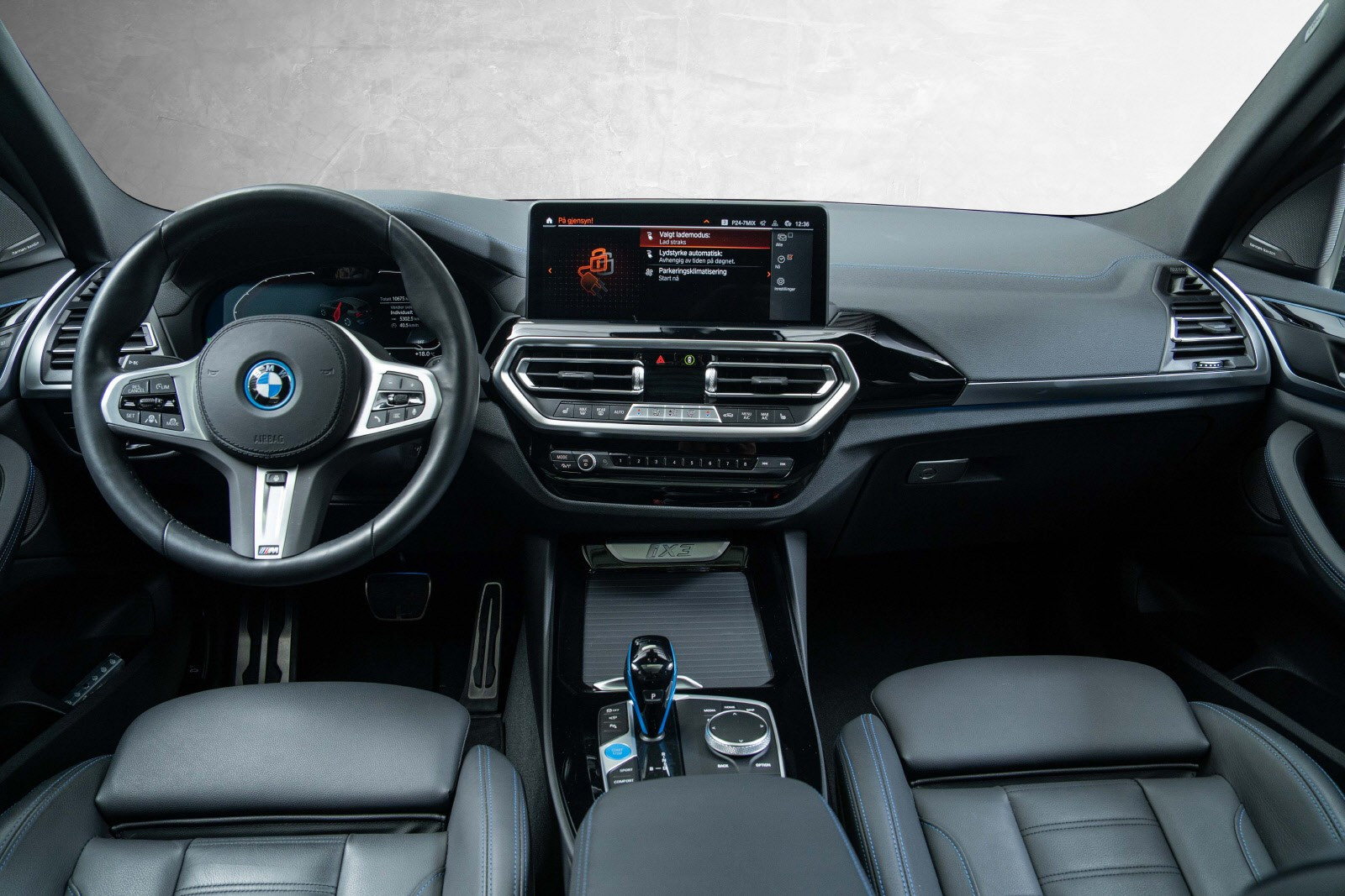 BMW iX3