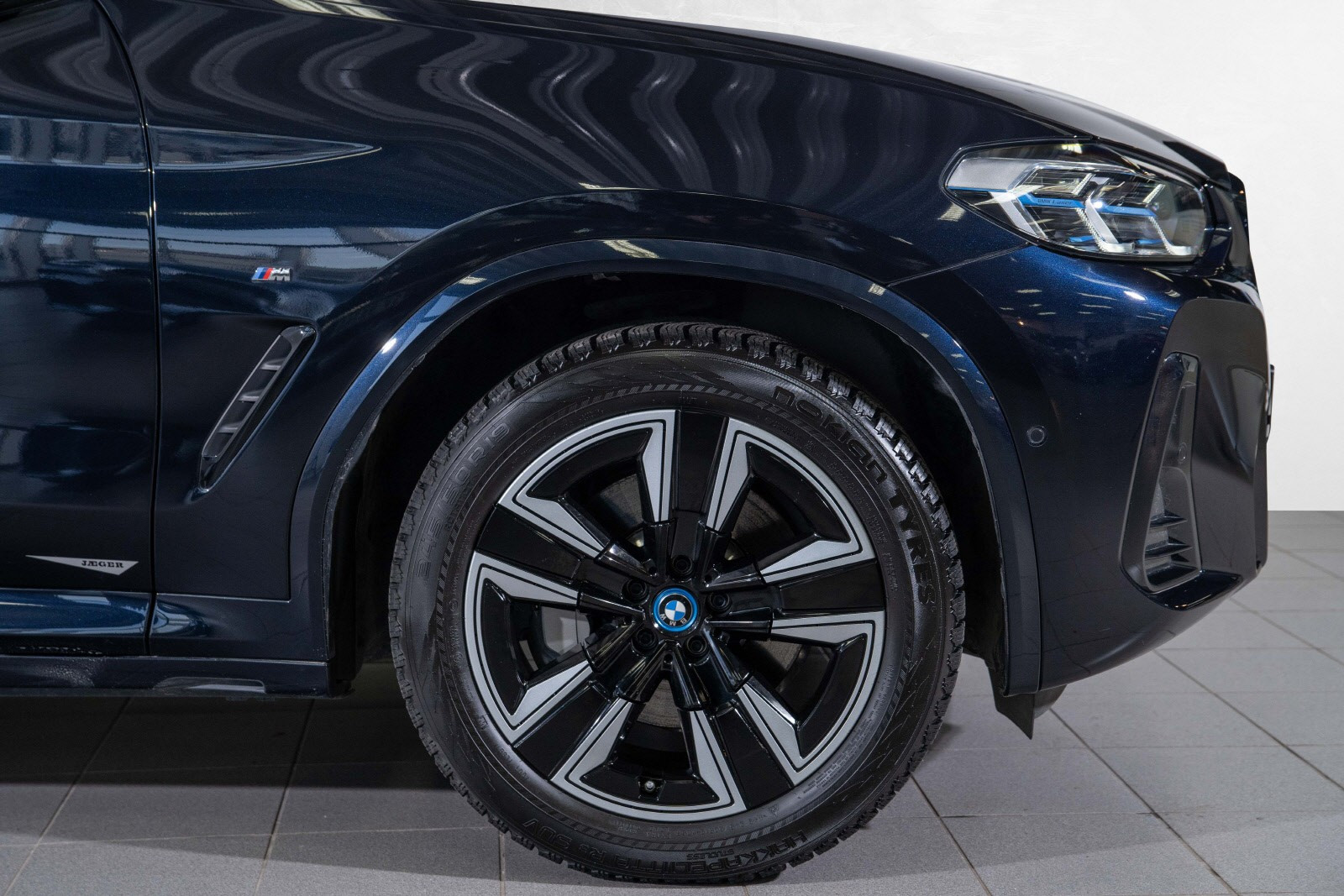 BMW iX3