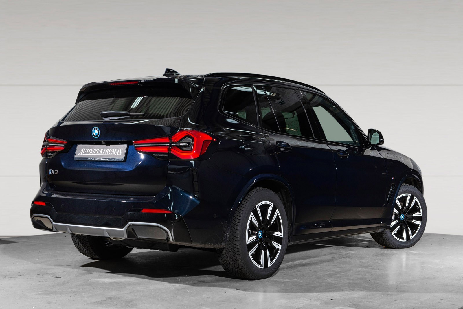BMW iX3