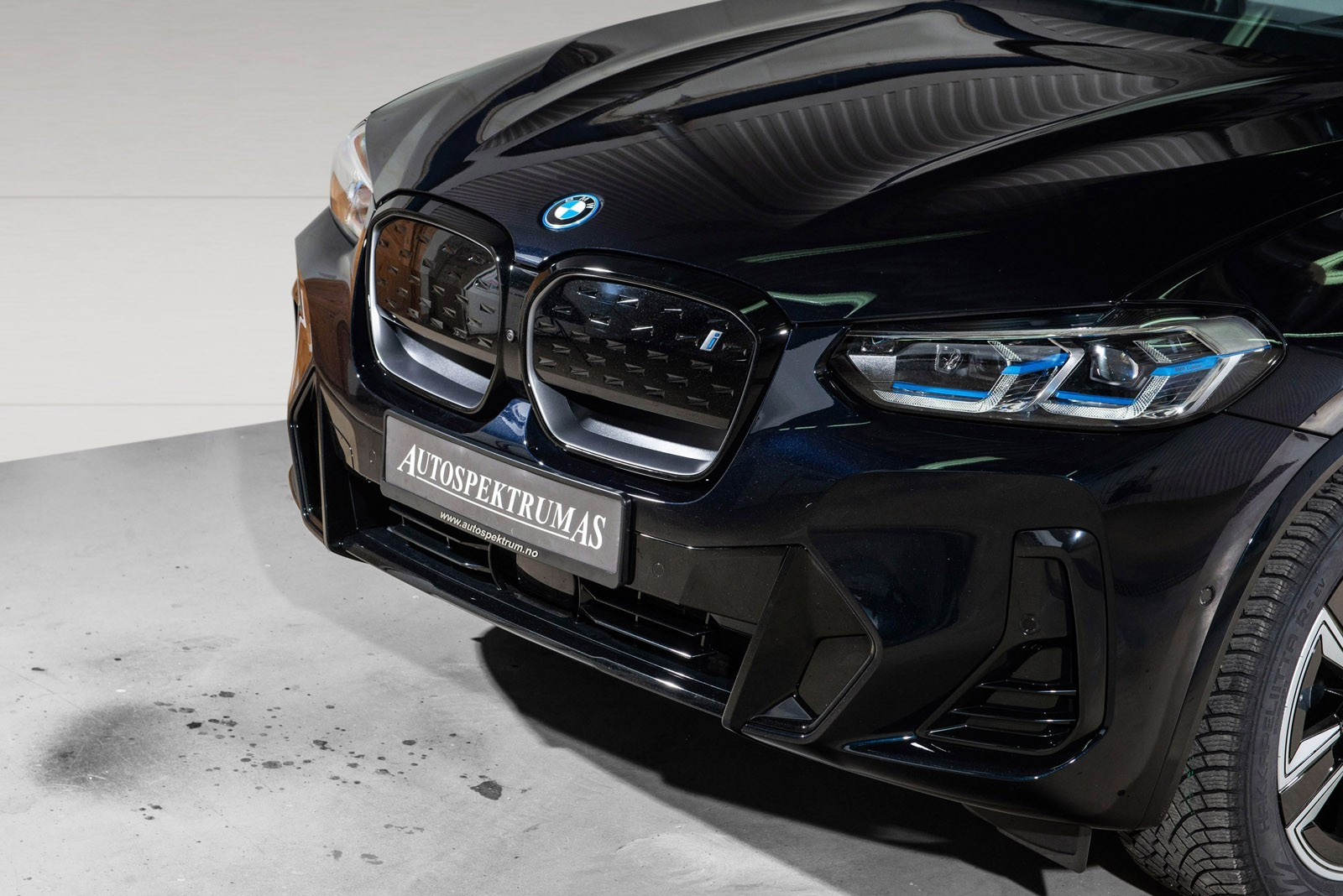 BMW iX3