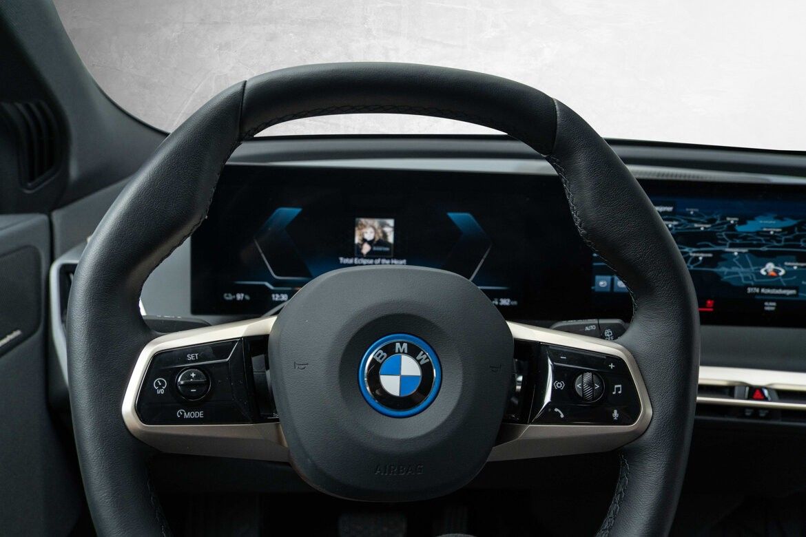 BMW iX xDrive 50