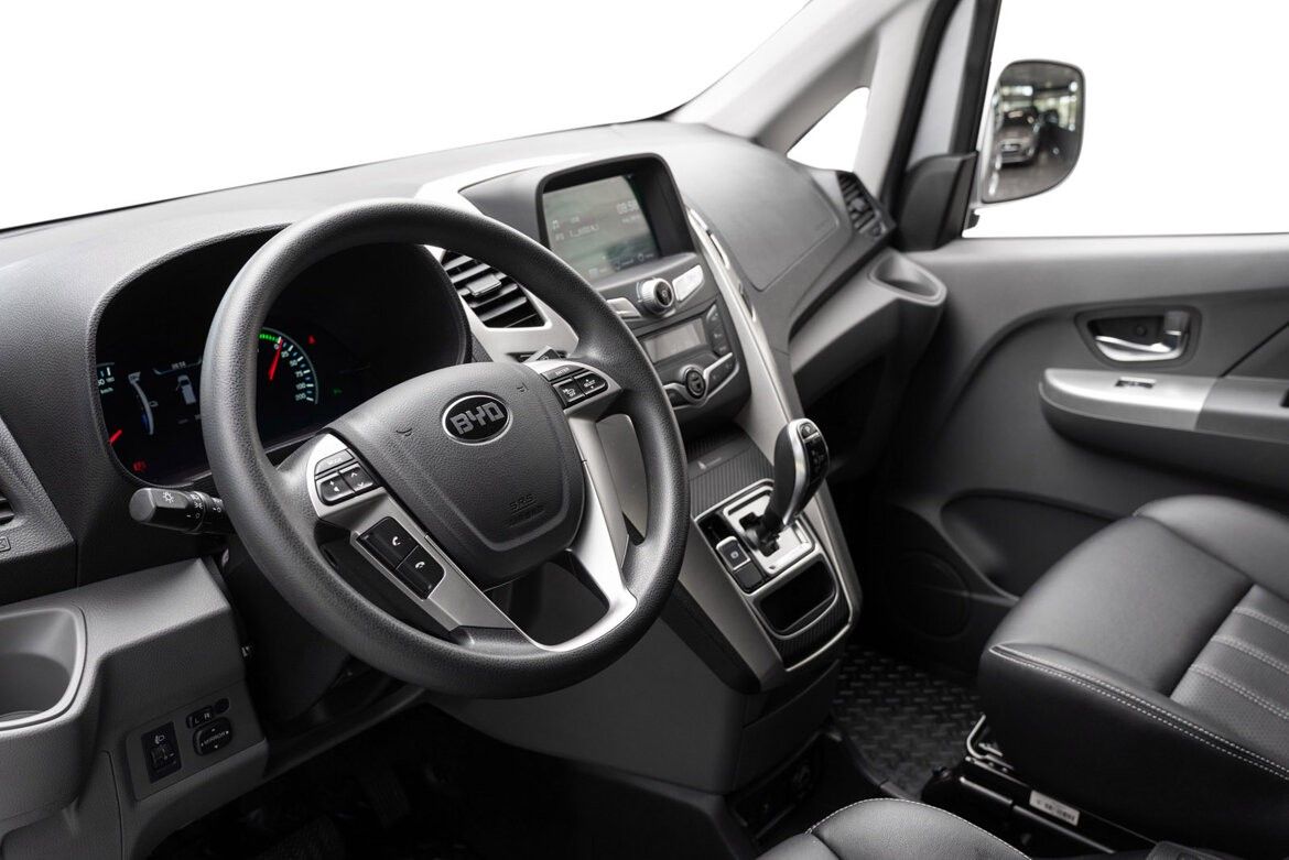 BYD T3